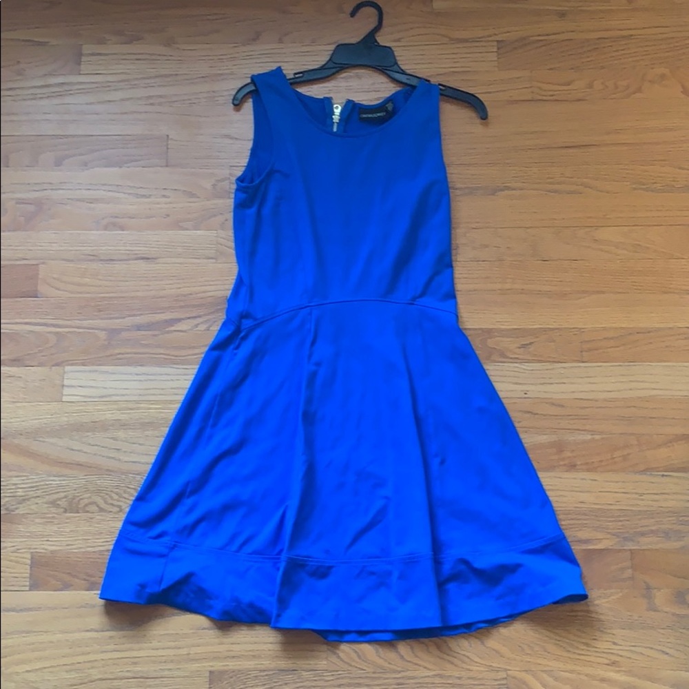 blue dress zips in back
